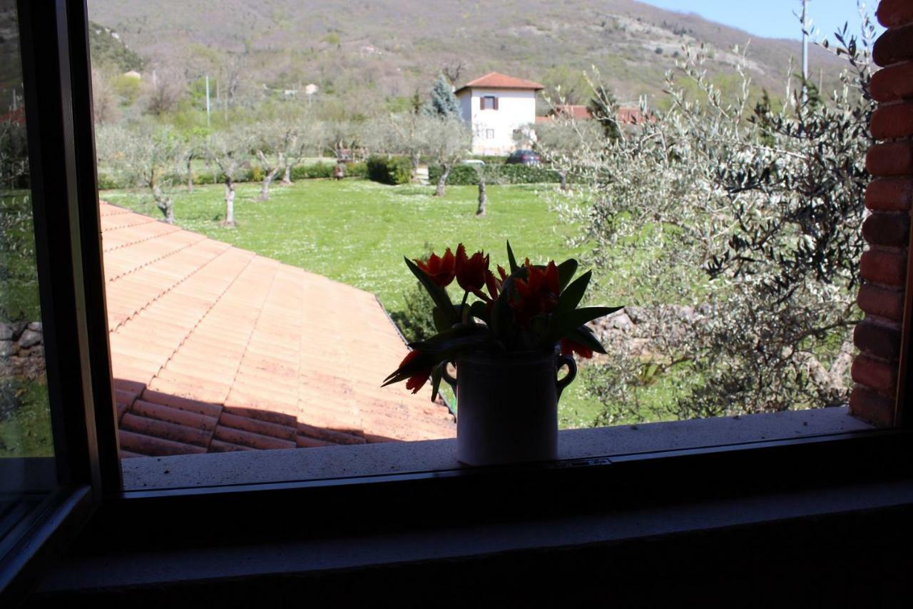 Agriturismo Il Castagneto Падула Экстерьер фото