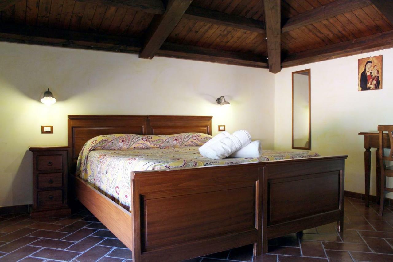 Agriturismo Il Castagneto Падула Экстерьер фото