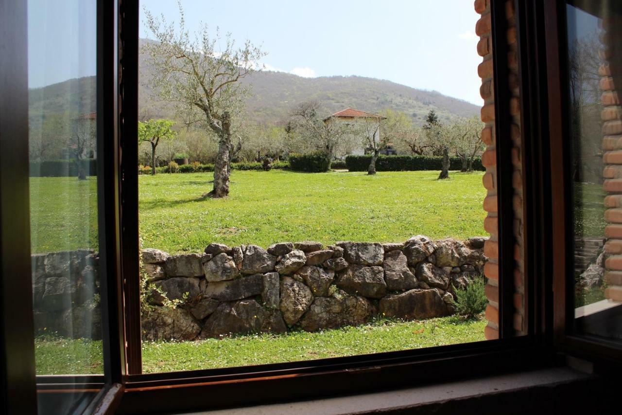 Agriturismo Il Castagneto Падула Экстерьер фото