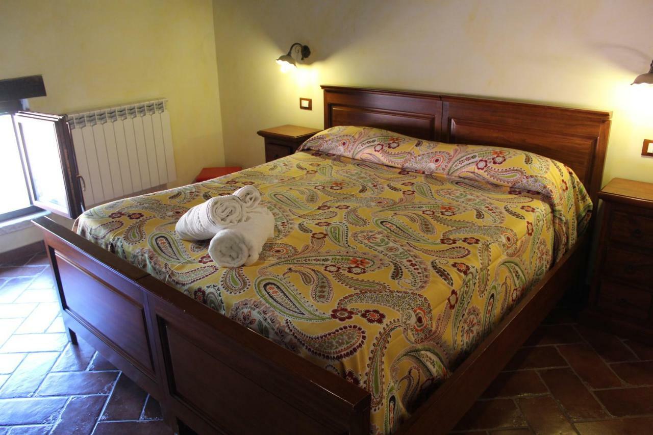 Agriturismo Il Castagneto Падула Экстерьер фото