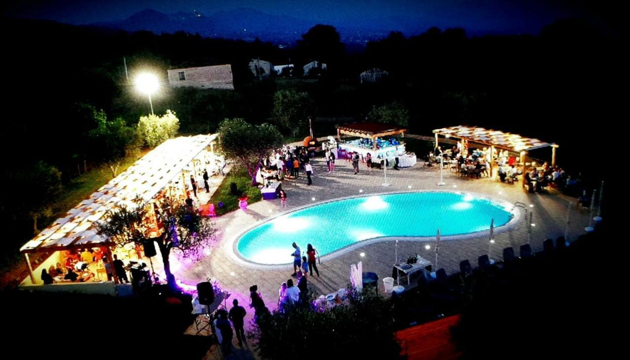 Agriturismo Il Castagneto Падула Экстерьер фото